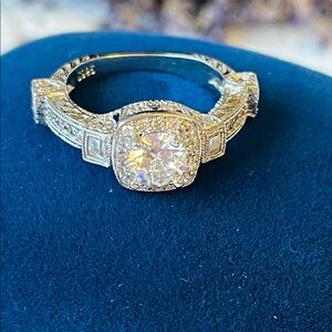 Elegant Silver Women's Ring Size 6.5